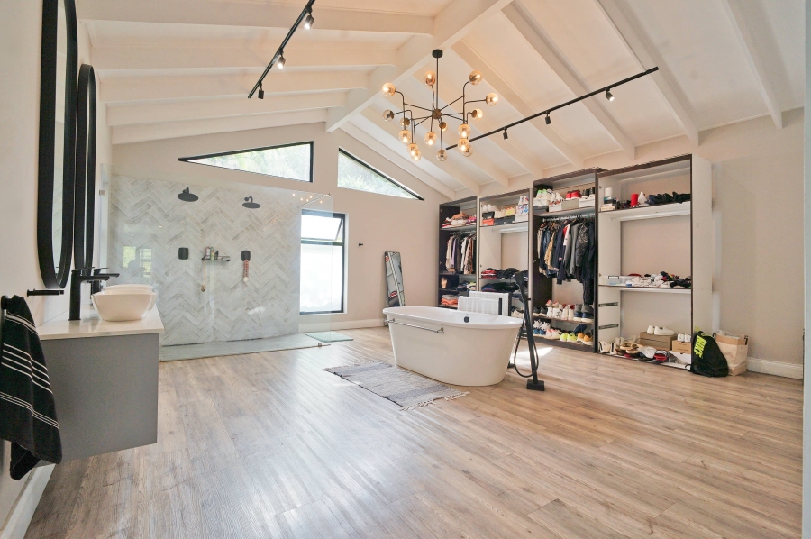 4 Bedroom Property for Sale in Beacon Bay Eastern Cape